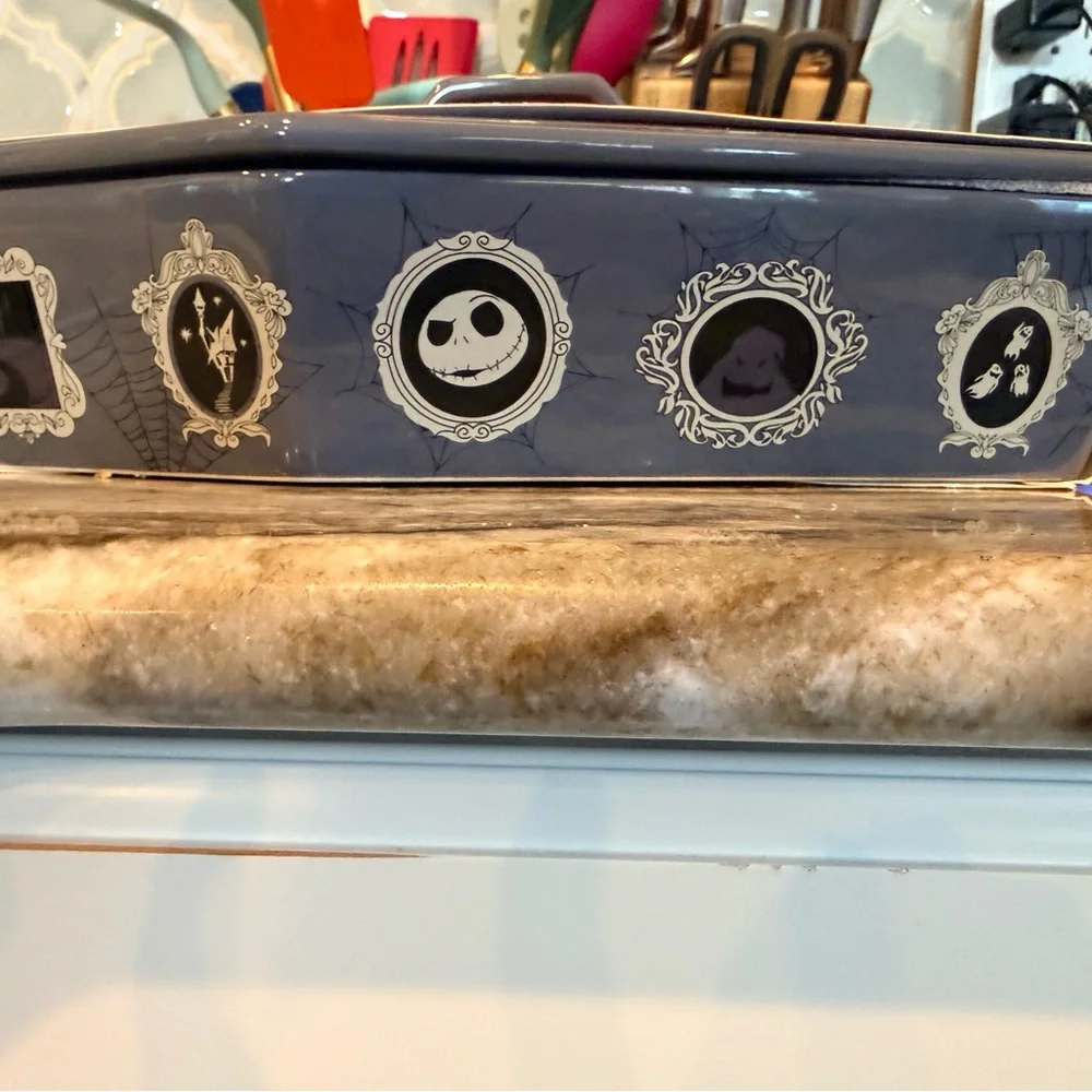 Disney Villains Halloween Coffin Baking Casserole Brownie Dish‎ With Lid
